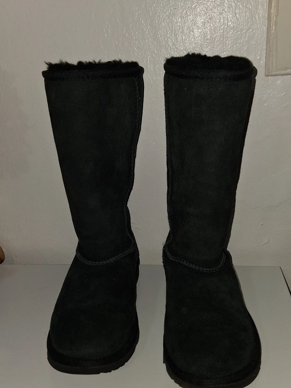 UGG Kids Classic II Tall Boots Black Suede Sheepskin Size 2 1017713K